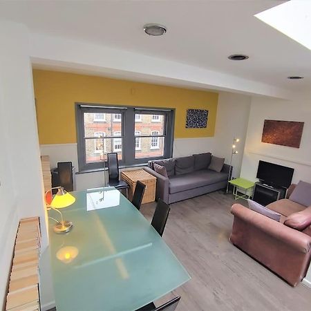 Stylish Apartment Near Carnaby Street, Sleeps 4. 伦敦 外观 照片