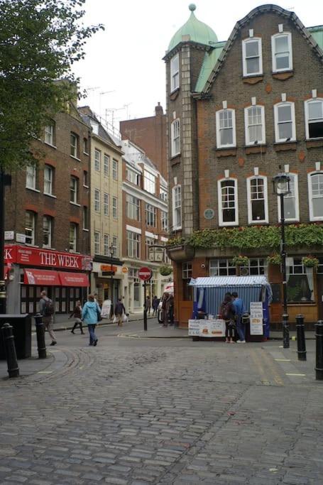 Stylish Apartment Near Carnaby Street, Sleeps 4. 伦敦 外观 照片