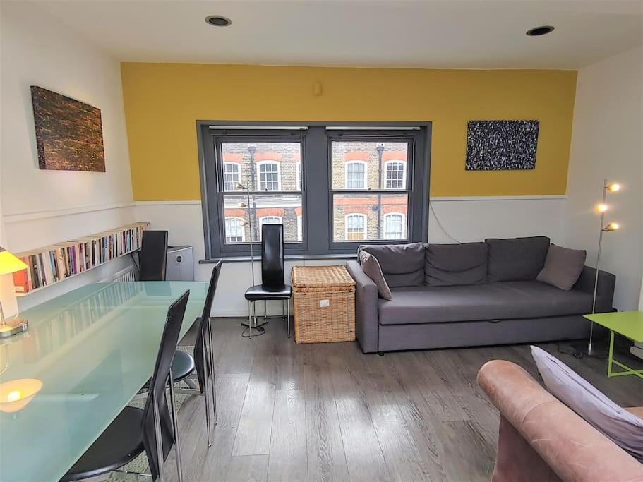 Stylish Apartment Near Carnaby Street, Sleeps 4. 伦敦 外观 照片